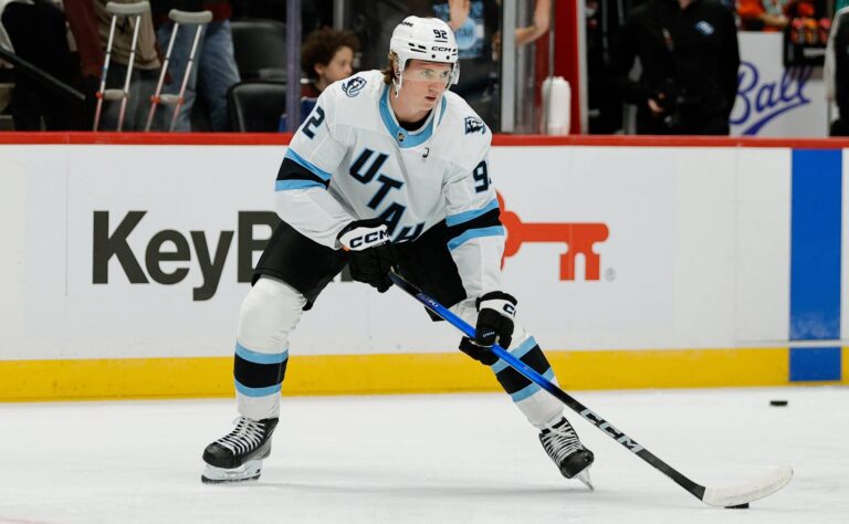 Massiivinen jatkosopimus – NHL:n alkukauden yllättäjä kiinnitti ykkössentterin