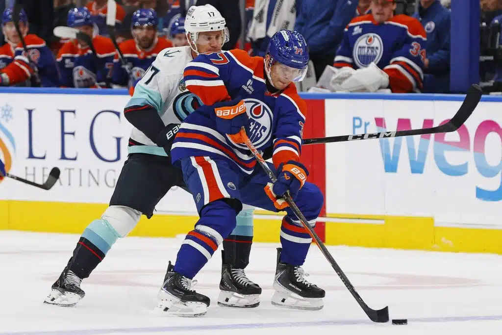 Asiantuntijalta huimaa ylistystä suomalaisesta sensaatiosta – ”Näyttää NHL-pelaajalta”