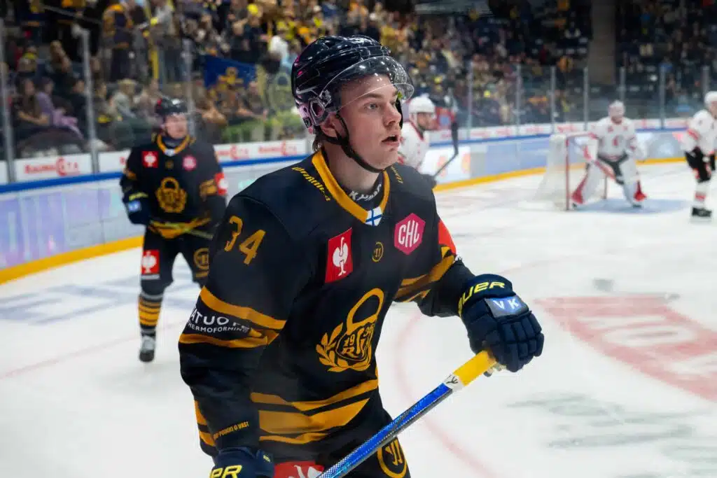 Näkökulma: Lukon pelaajat järjestävät seurajohdolle harmaita hiuksia: taas kohu pelaajan rikoksesta – nyt sovittelu ei auta