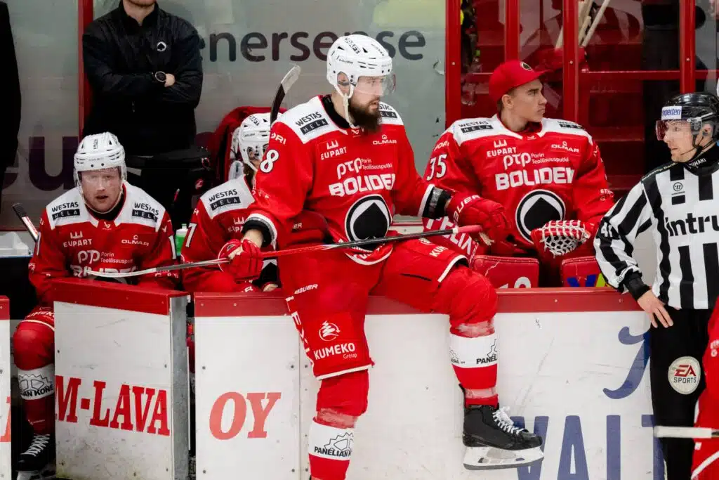 Pata yhä valttia Liigassa – Porissa buumia