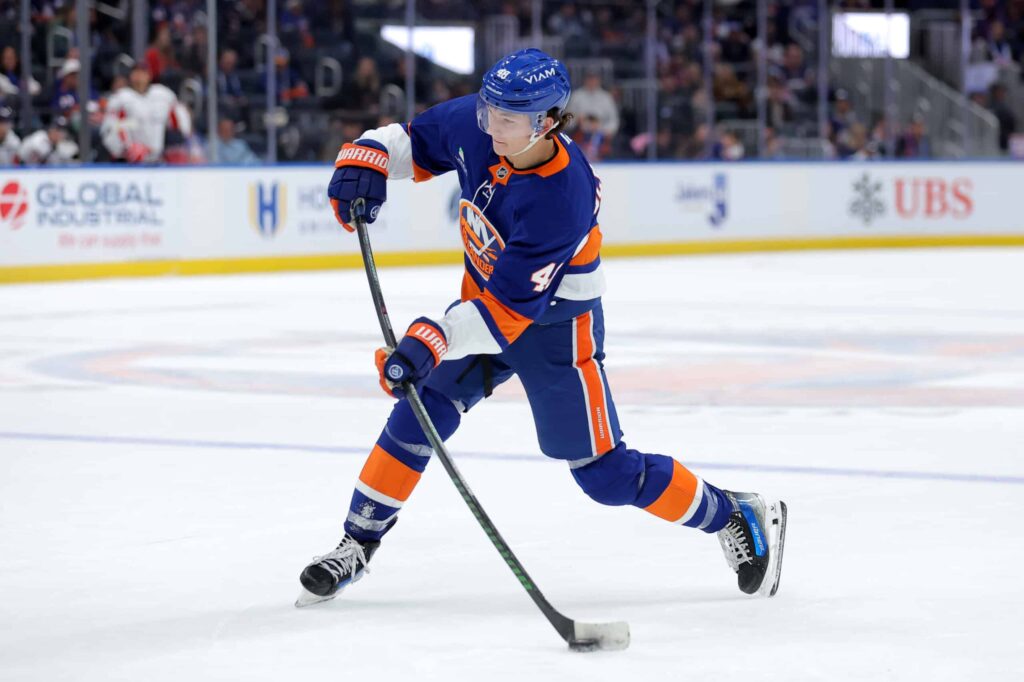 Nuoret hämmästyttävät NHL:ssä – ”Kuinka voi olla näin nuori pelaaja näin valmis”