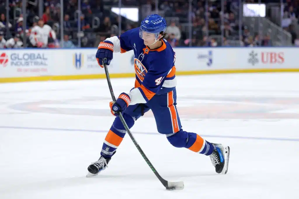 Nuoret hämmästyttävät NHL:ssä – ”Kuinka voi olla näin nuori pelaaja näin valmis”