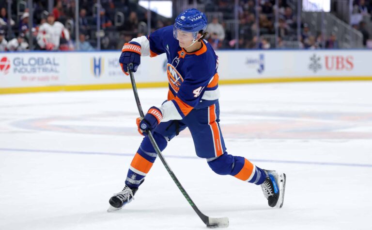 Nuoret hämmästyttävät NHL:ssä – ”Kuinka voi olla näin nuori pelaaja näin valmis”