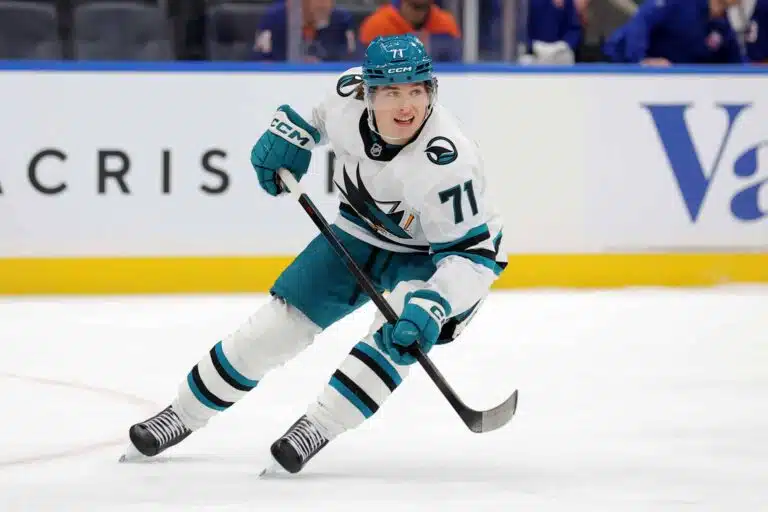 NHL:n supertähden perheessä kehittyy toinen timantti – poskettomat pisteluvut!