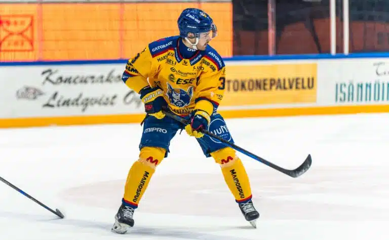 Jukurit luopui toisestakin puolustajastaan