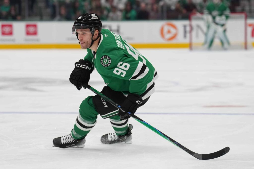 Mikko Rantanen jatkaa ykkösenä – Florida piikkinä lihassa