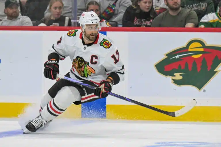 Kokenut NHL-hyökkääjä jättimäisten treidihuhujen kohteena – tokaisi nyt kylmäävät sanat