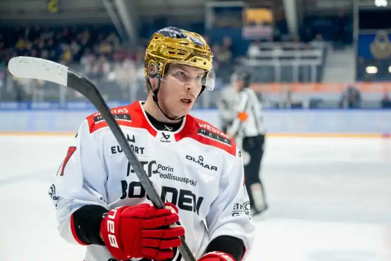 Liiga-sensaation tähtikaksikolle pitkää huilia