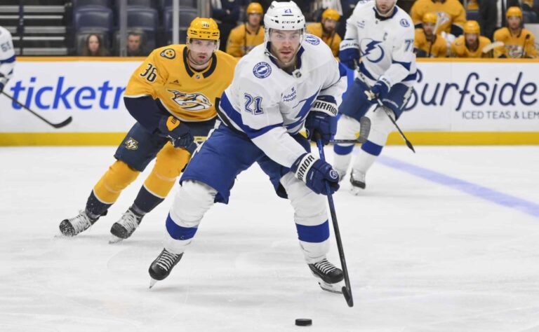 Tampa Bay Lightningille huonoja uutisia tuplaten – tähtisentteri sivuun