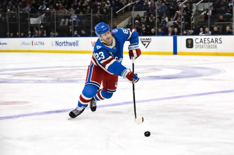 NHL-tähti sivuutettiin maajoukkueesta – nyt hän tekee jäällä jotain, mitä on mahdoton sivuuttaa
