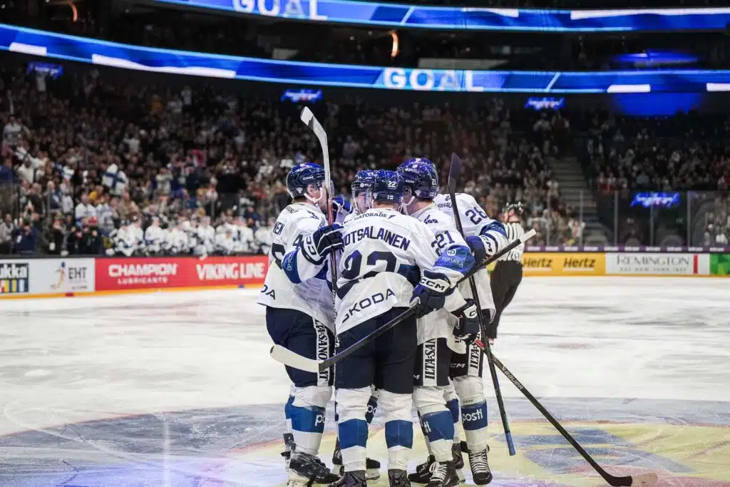 Leijonille kasvojenpesu Tshekkiä vastaan