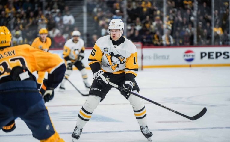 Sidney Crosby jakoi kunniaa Pittsburgh Penguinsin suomalaispelaajalle: ”Saa mitä toivomme”