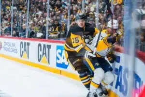 Hallitseva SHL-mestari myöntää kiinnostuksensa suomalaiseen NHL-hyökkääjään