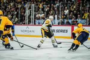 Kevin Hayes lähtee 805 NHL-ottelun jälkeen yllättävään suuntaan