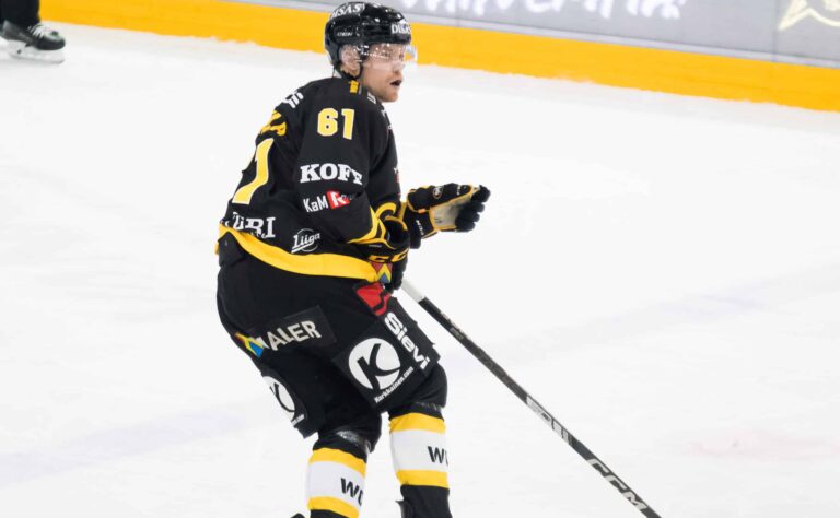 ”Nää on aika v**un isoja pisteitä!”– Oulussa kiehui, ja otteluvalvojakin myönsi Kärppien kärsineen vääryyttä