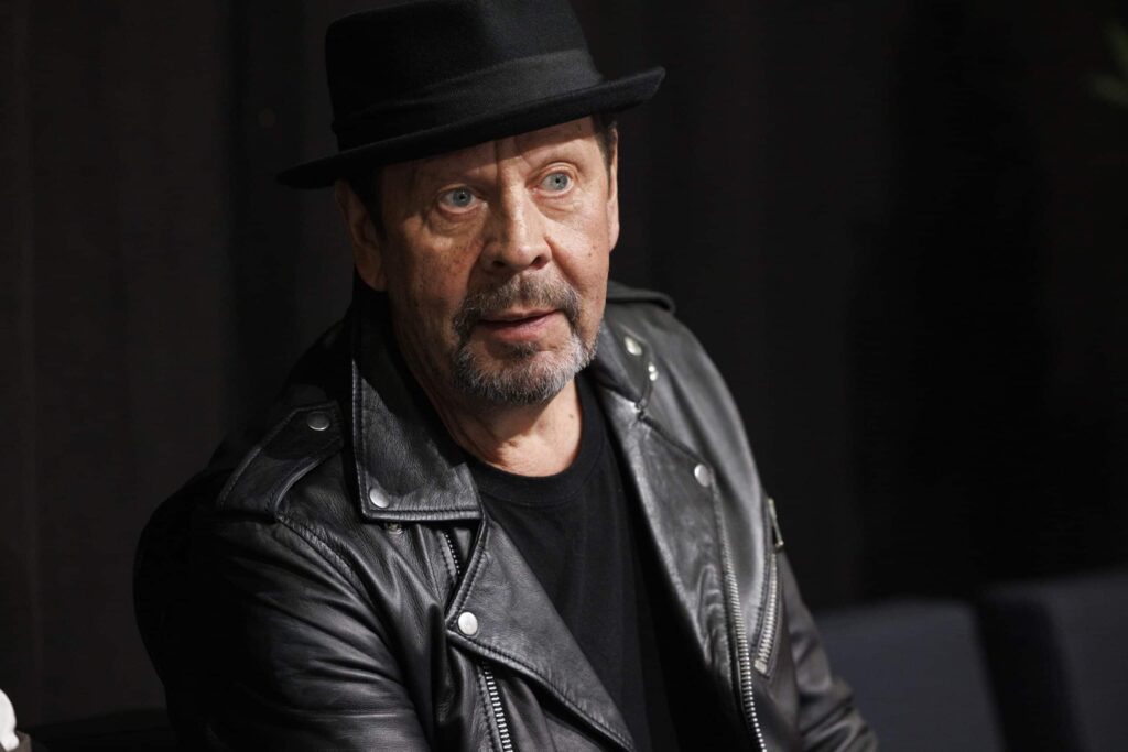 Muistatko nämä? – Pate Mustajärvi levytti monta jääkiekkobiisiä