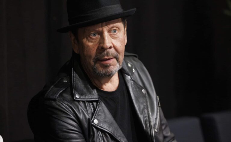 Muistatko nämä? – Pate Mustajärvi levytti monta jääkiekkobiisiä