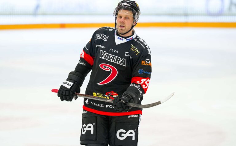 JYP-jyrän törkytaklauksesta iso panna