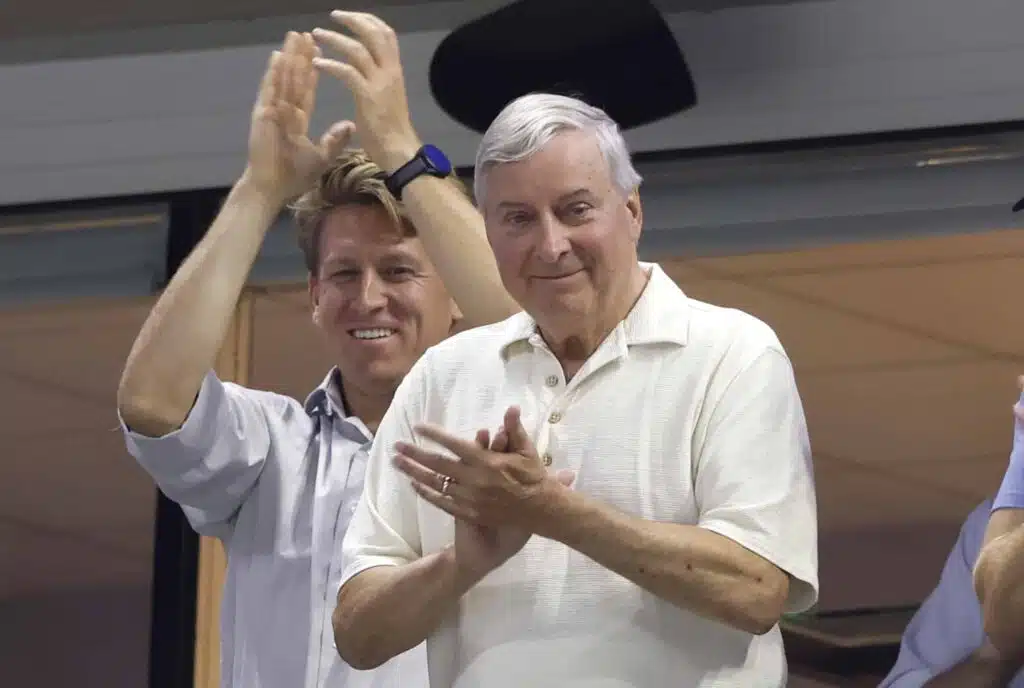 Jarmo Kekäläinen latasi mielenkiintoisen faktan Buffalo Sabresin omistavasta miljardööristä