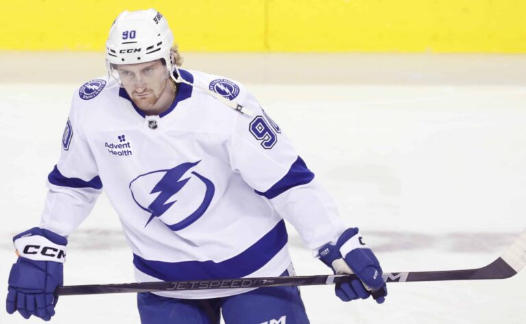Nyt jysähti kova pahvi – Tampa Bay Lightning sitoutti tähtipuolustajan