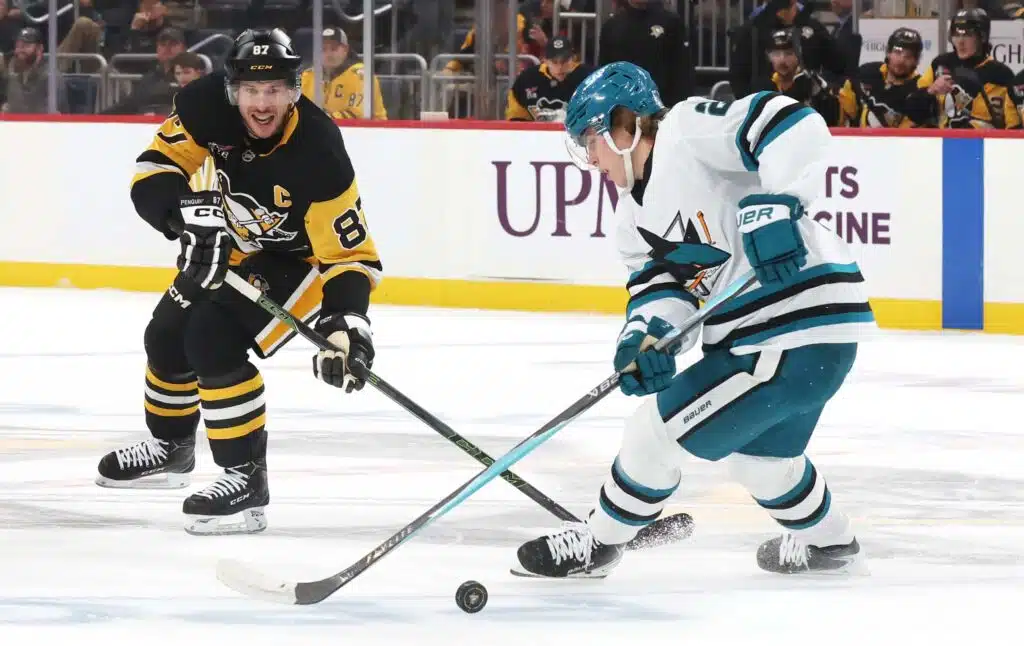 NHL:n huippulahjakkuus loukkaantui – Macklin Celebrini pillastui