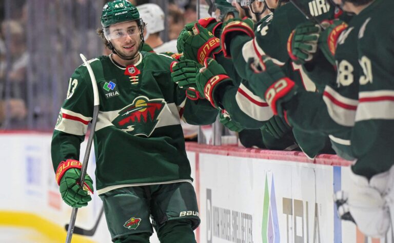 Quinn Hughes hehkutti välittömästi joukkuetoveria