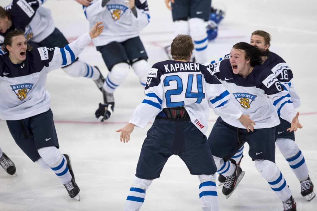 Suomen kultajuhlat olivat mennä pilalle – Liiga-pakilta hilpeä paljastus