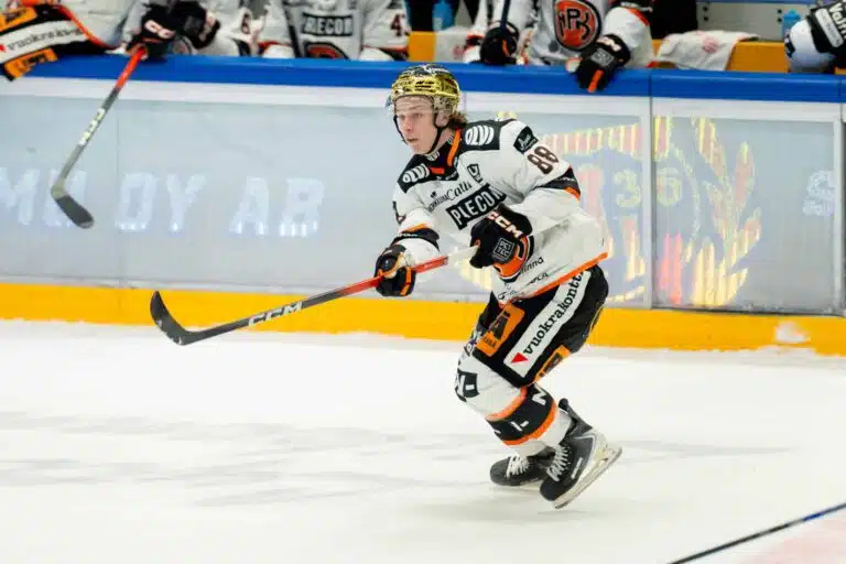 Jesse Kiiskinen upotti Kiekko-Espoon hurjan taistelun päätteeksi