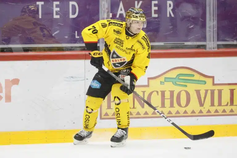 Teemu Hartikainen härskinä Espoossa – maalivahdeilta todellinen show
