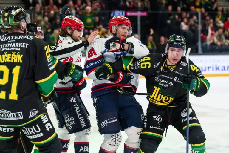 Liigassa pelataan järkyttävillä panoksilla – täysi kierros kruunaa lauantain