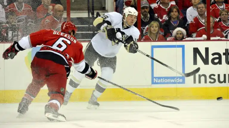 Perheenjäsen vai ei? Stanley Cup -sankarin vaimo nousi otsikoihin