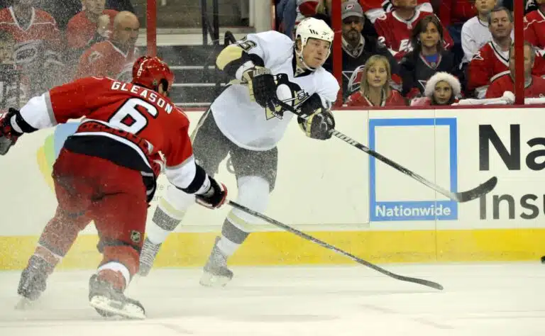 Perheenjäsen vai ei? Stanley Cup -sankarin vaimo nousi otsikoihin