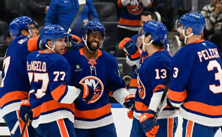 NHL-kauden yllättävin hattutemppu? Heti katsomokomennuksen jälkeen