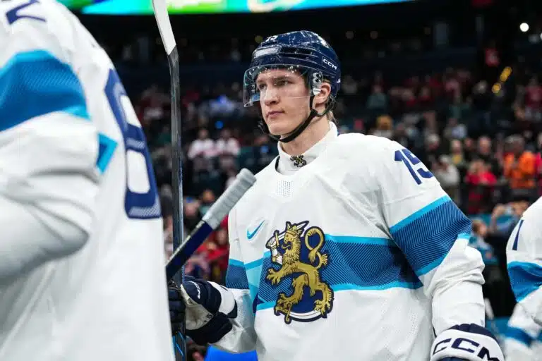 Anton Lundell tyrmää NHL:ssä valloillaan olevan taikauskon