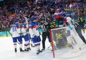 Olympiajääkiekossa melkoista draamaa – Leijonille vapaalippu välieriin?