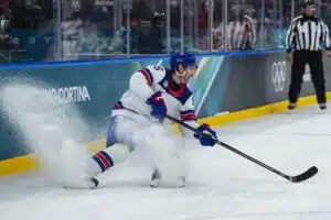 Ottawa Senatorsin yhdysvaltalaispuolustaja Jake Sanderson Milano Cortinan olympialaisissa