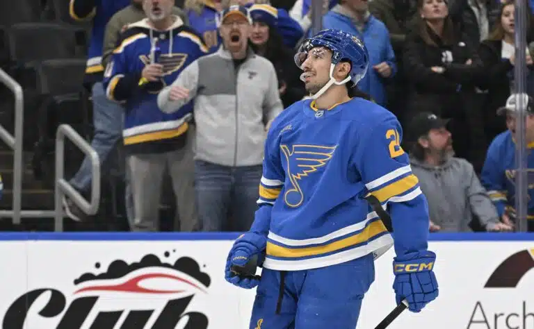 Lähde: St. Louis Blues -tähti valmis treidiin – kaksi joukkuetta mukana kilpailussa