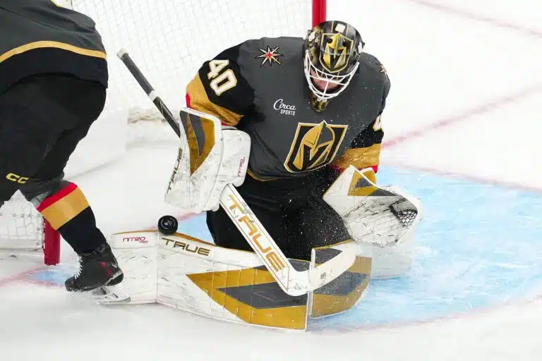 Sveitsi jätti ainoan NHL-maalivahtinsa vaihtopenkille