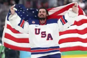 Missä NHL-tähti Connor Hellebuyck pelaisi seuraavaksi? Kolme parasta osoitetta