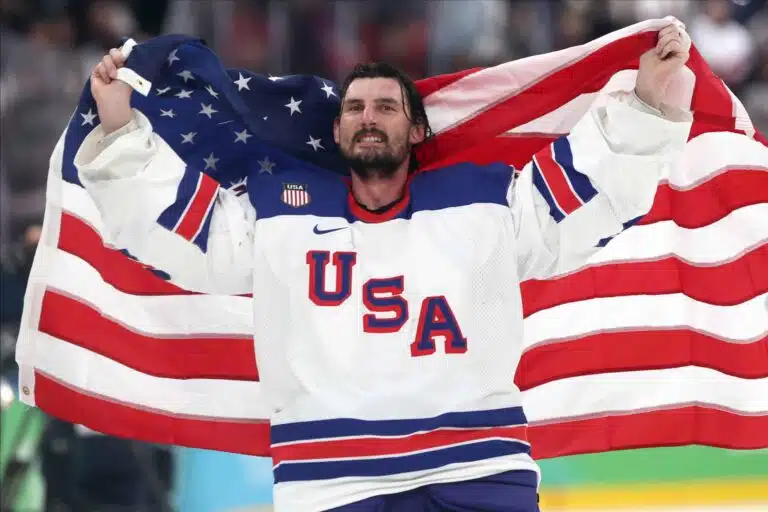 Missä NHL-tähti Connor Hellebuyck pelaisi seuraavaksi? Kolme parasta osoitetta
