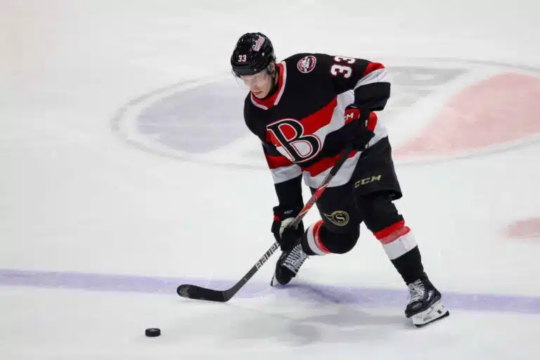 Suomalaispakin NHL-ura ohi? Vammalla karmea ajoitus