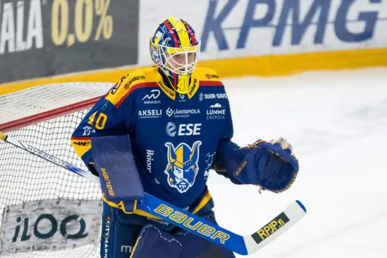 Lähde: Ruotsissa pelaava suomalaisvahti vaihtamassa maisemaa