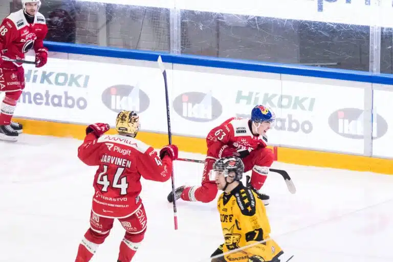 Näkökulma: Maalivahtien häirinnästä ei ole Liigassa selvää käsitystä