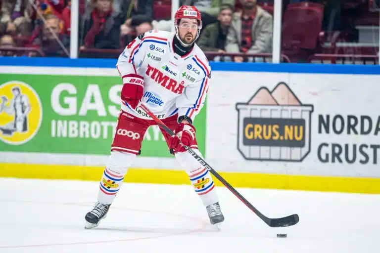 Osana hurjia pelaajakauppoja mukana ollut NHL-puolustaja päätyi odotettuun ratkaisuun