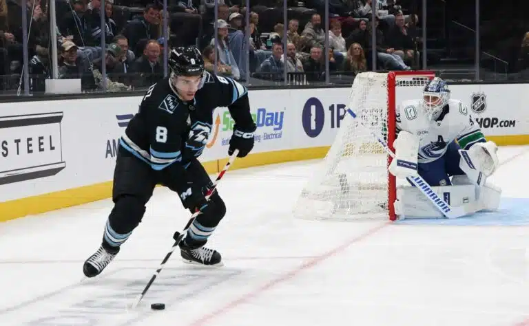 Siirtohuhut seis – NHL-hyökkääjälle tärähti muhkea tilipäivä