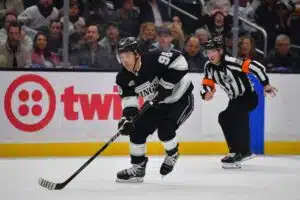 Lisää kylmää vettä niskaan – jättisatsauksia tehneelle NHL-seuralle jobinpostia