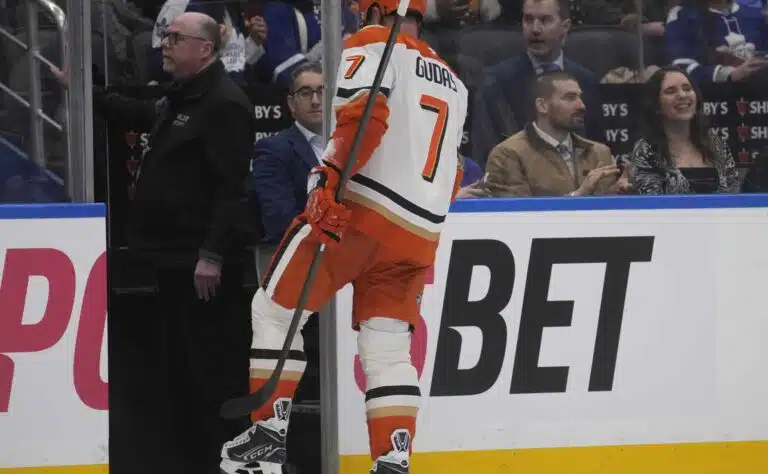 Polvitaklaus sytytti myrskyn – nyt kostopeli uhkaa karata käsistä