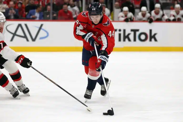 NCAA:sta kesken kauden tullut huippulupaus dominoi heti NHL-jäillä