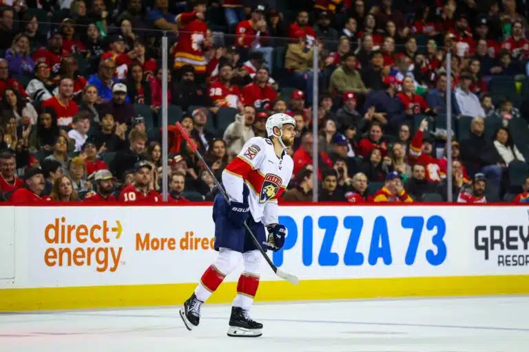 NHL-hyökkääjälle pelikielto törkyisestä taklauksestaan