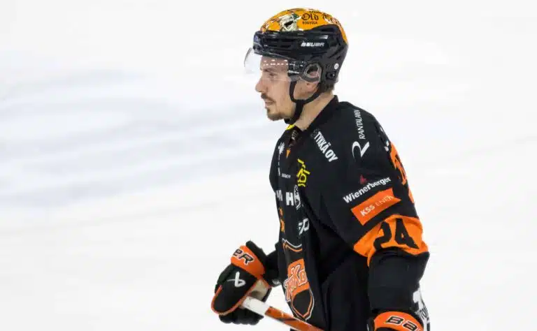 Lähde: Ruotsissa loistanutta suomalaispakkia tavoitellaan Liigaan